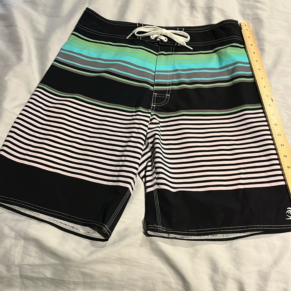 Honolulu Surf Co Board Shorts Size 32. EUC